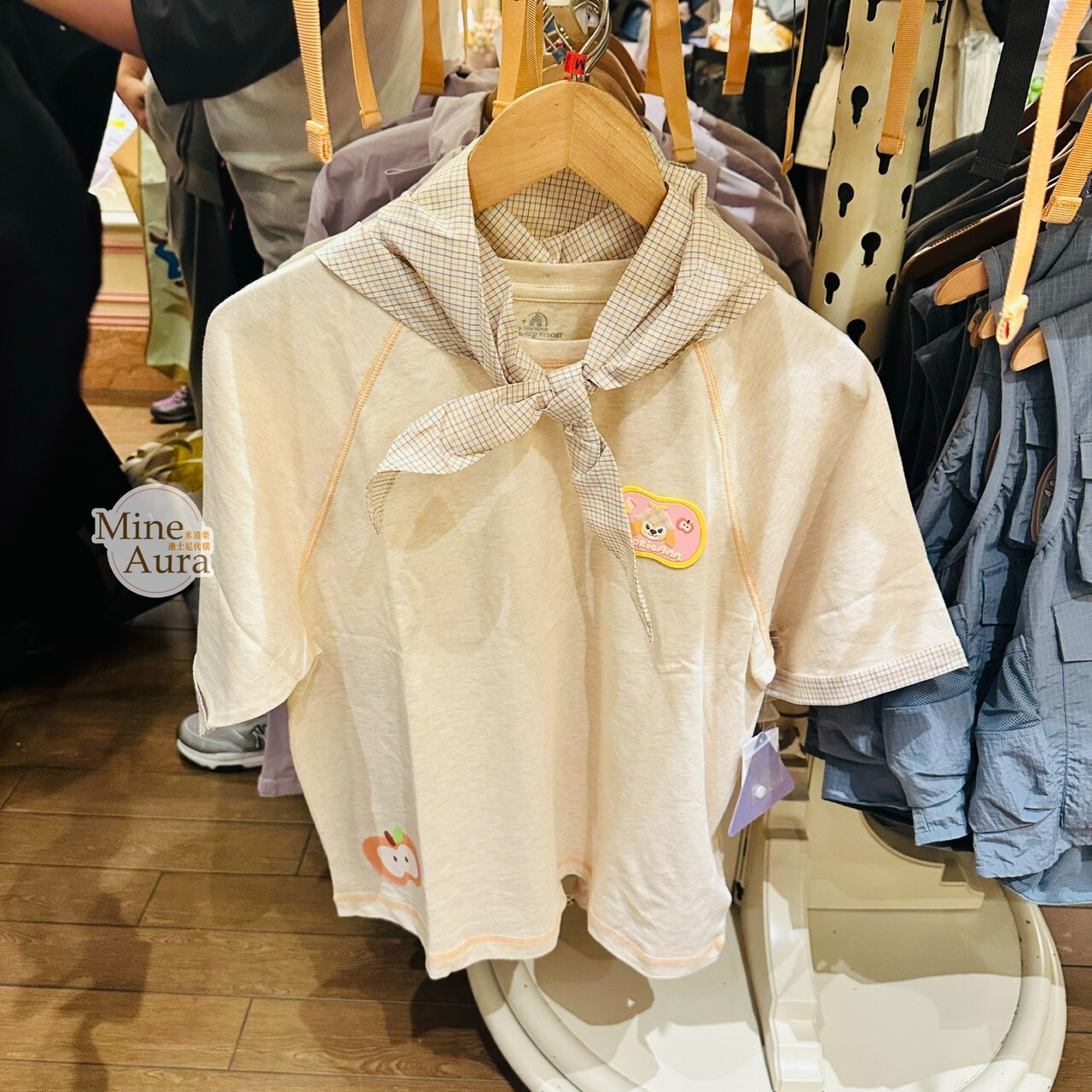 達菲 Duffy 與好友們 小小自然探險家系列 可琦安 餅乾 CookieAnn 造型領子 短袖 上衣 -上海迪士尼樂園