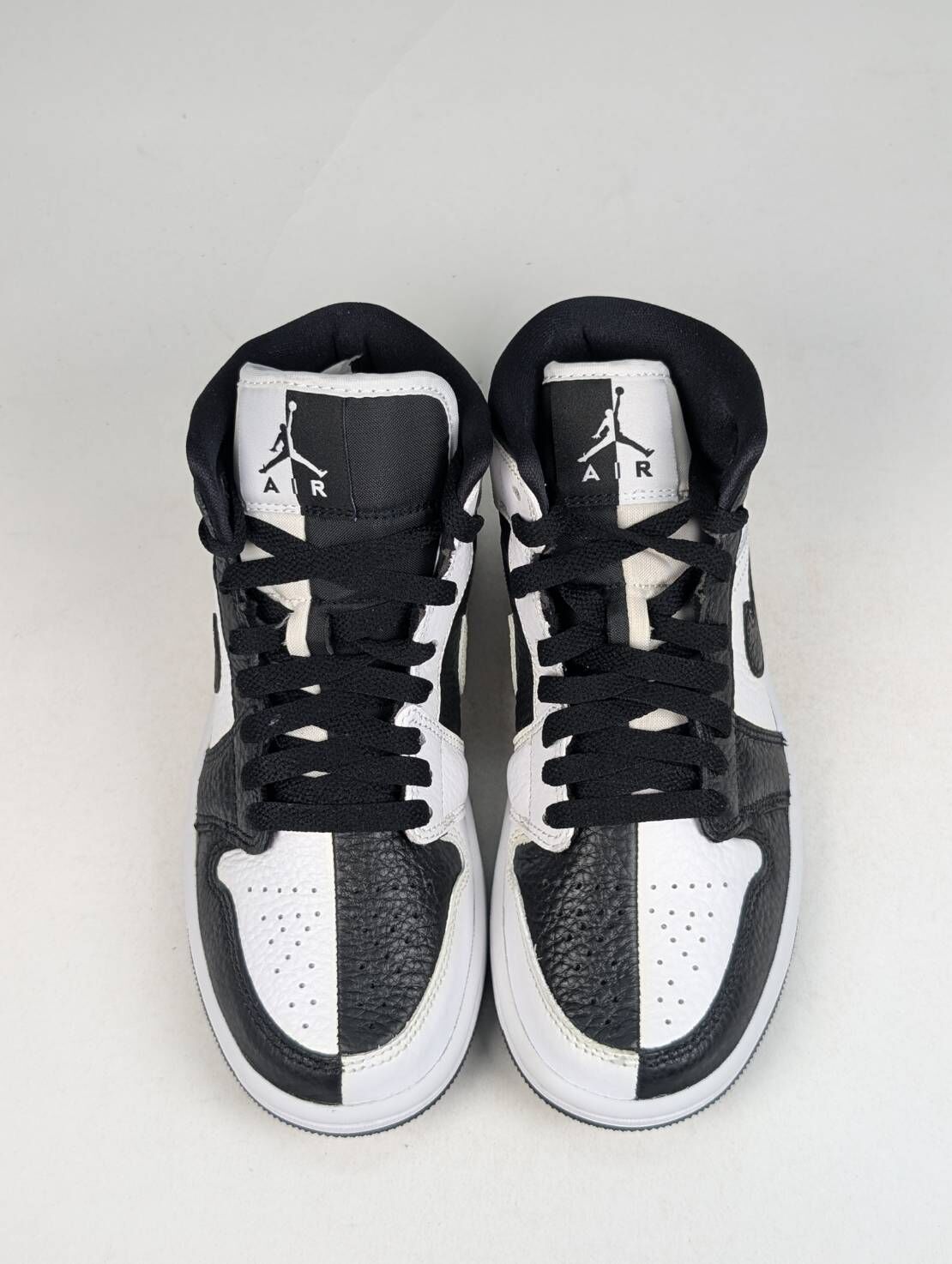 微瑕疵-左右腳內外側泛黃 DR0501-101 W5.5 Air Jordan 1 Mid SE "Homage" Split W 陰陽熊貓 黑白 女鞋 男女段