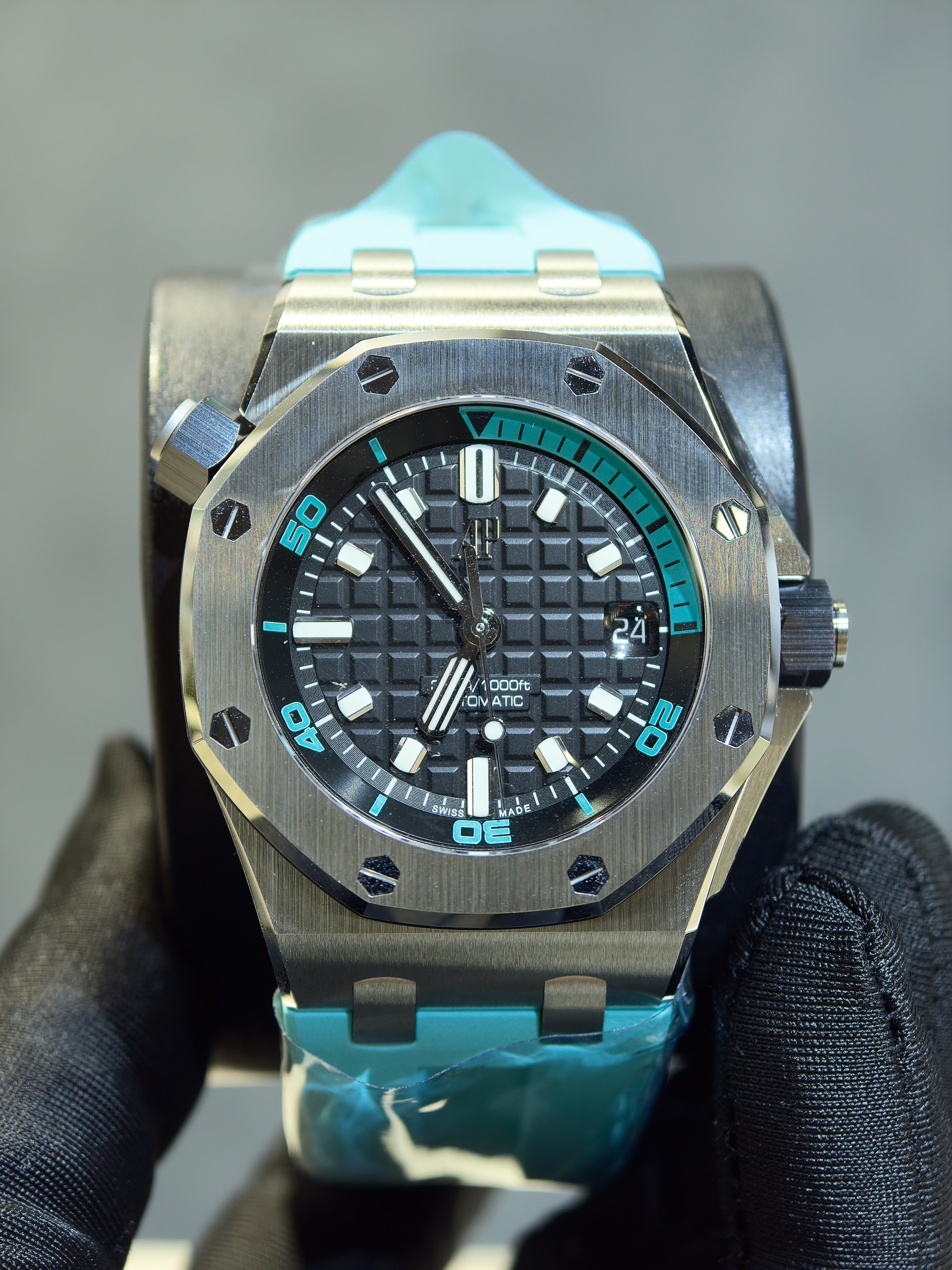 BRAND NEW AUDEMARS PIGUET 15720ST.OO.A355CA.01 ROYAL OAK OFFSHORE BLACK TURQUOISE STEEL SELFWINDING DIVER 42MM 15720st