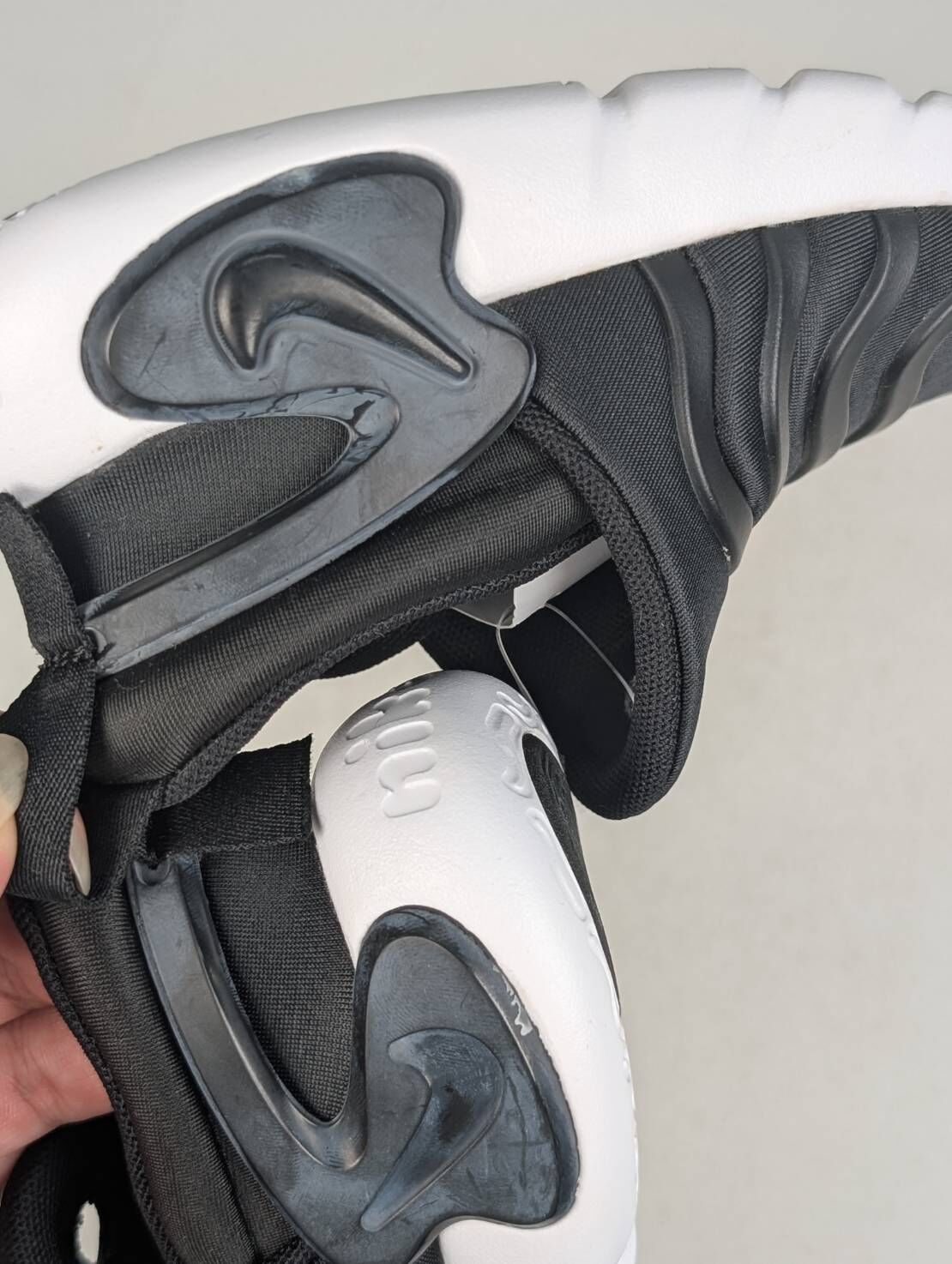 微瑕疵-左右腳內外側勾勾氧化 右腳內側磨損 DH3438-001 9C NIKE DYNAMO GO 毛毛蟲 小童鞋 黑白