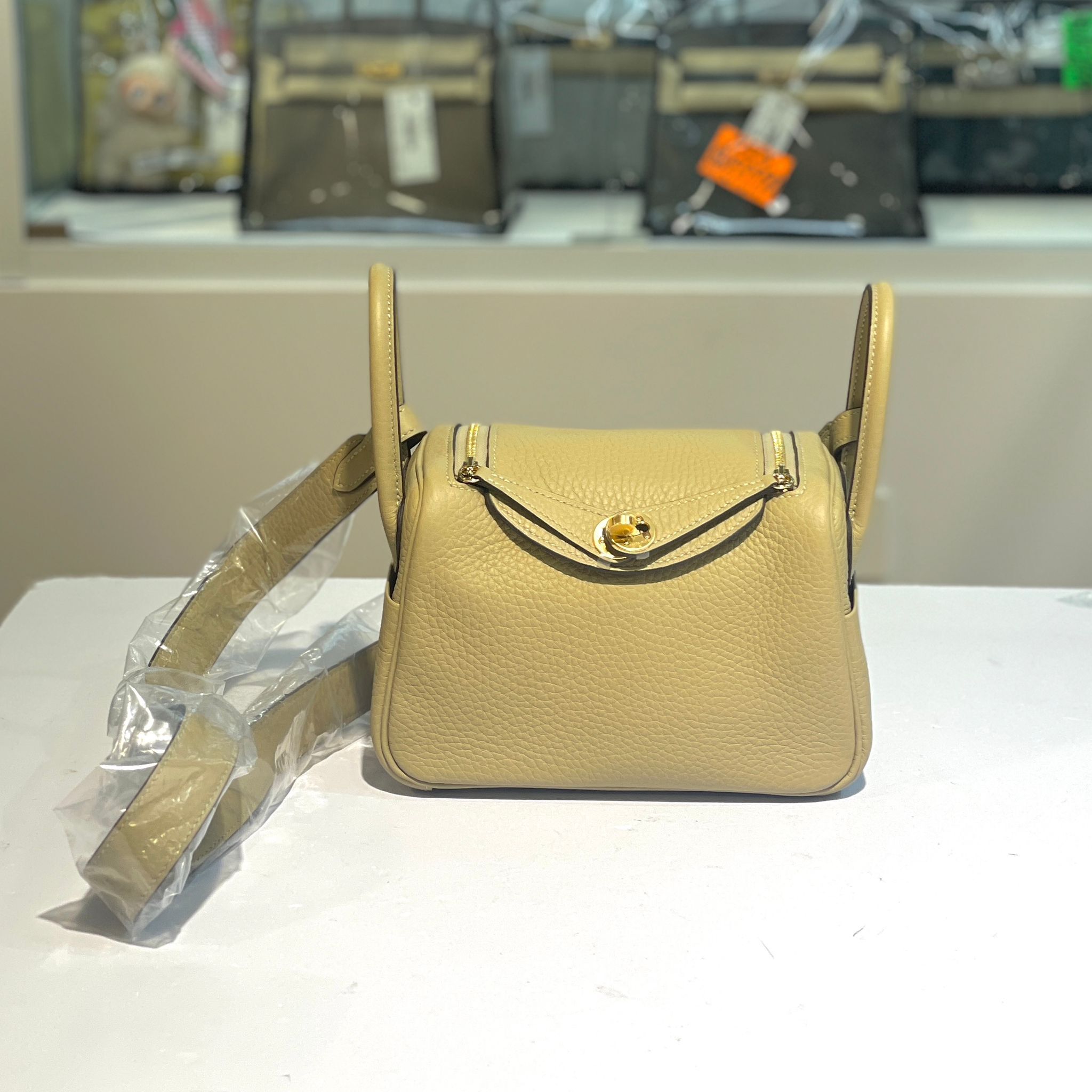 全新HERMES MINI LINDY二代 K刻 S2/TRENCH,風衣灰金扣TC皮 #BRAND NEW #香榭站正品