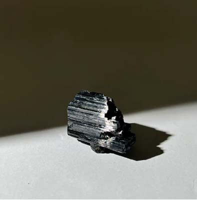 果石嚴選莫桑比克黑碧璽