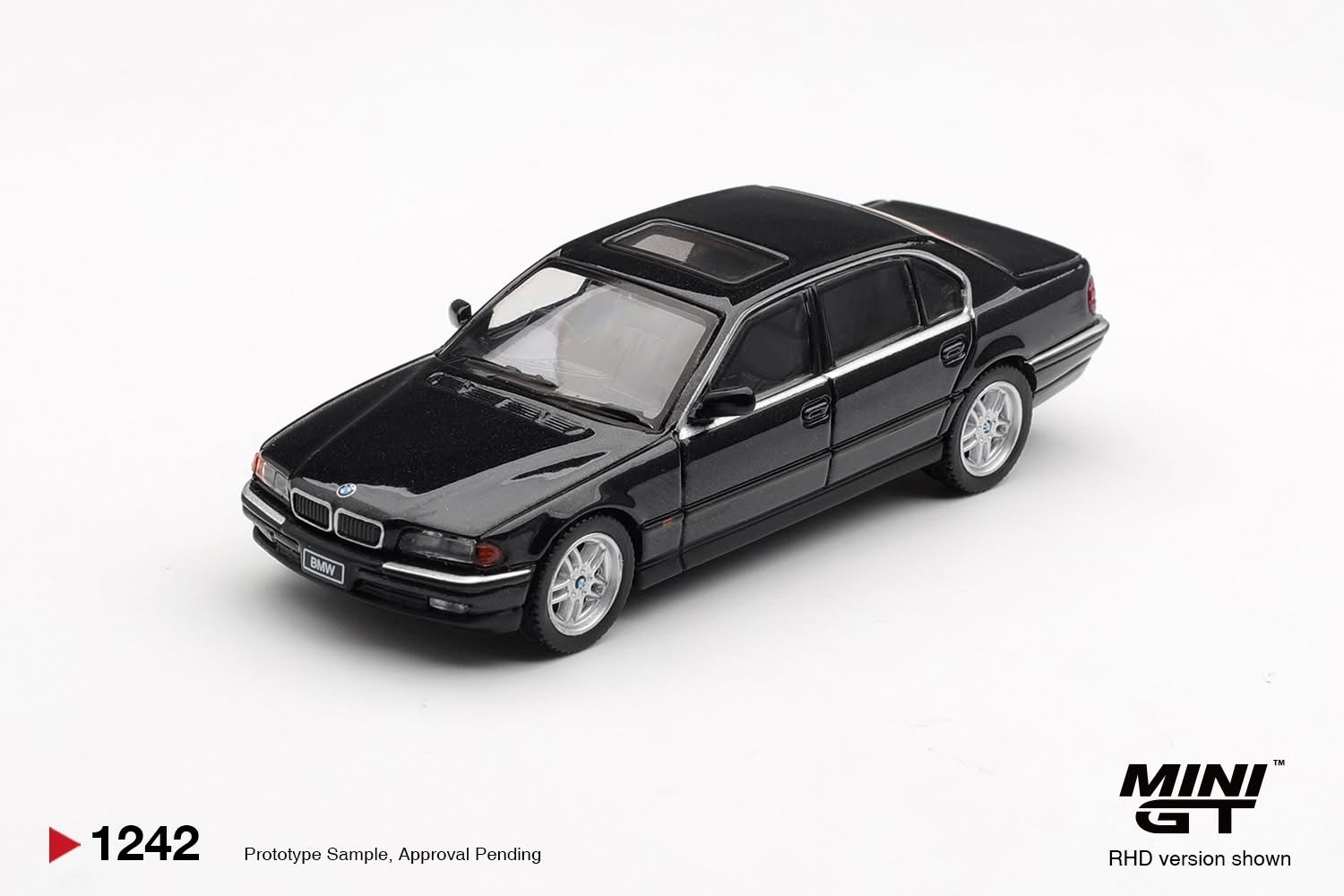 預訂 Pre Order - MiniGT 1242 BMW 750IL Black Sapphire