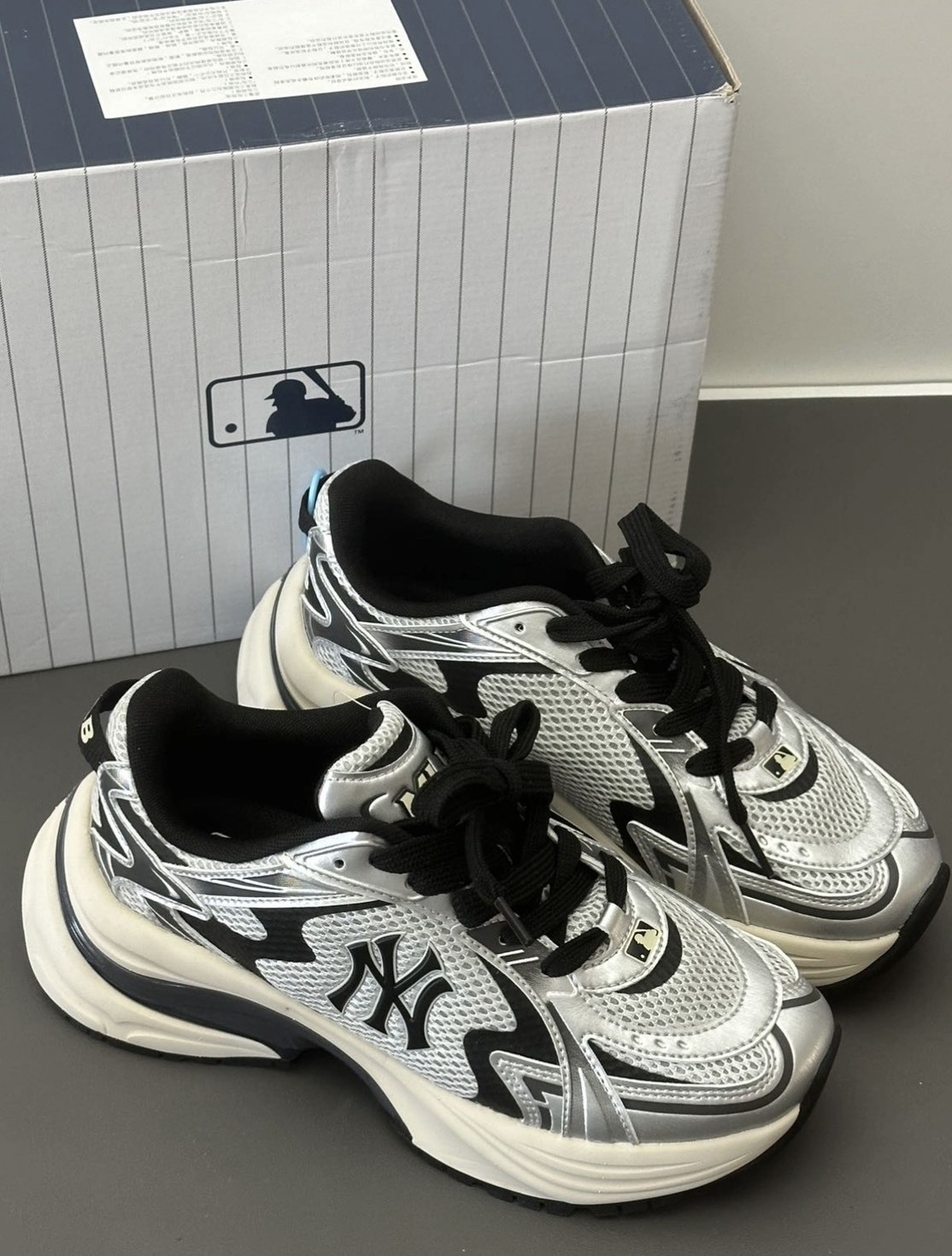 【OWN】MLB Korea 運動鞋 休閒 舒適 透氣 百搭 NY 洋基 Karina 張凌赫 鞠婧禕 同款 Aespa 不分男女 千禧銀