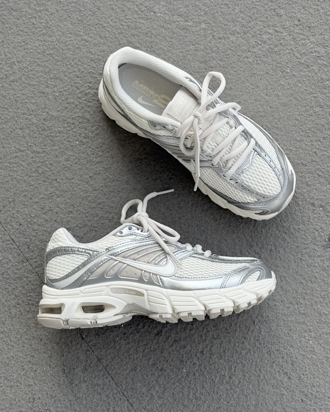 NIKE AIR MAX MOTO 2K 奶茶色 奶油白 米色 灰銀 復古 Y2K 女鞋 HQ2056-108 / 預購