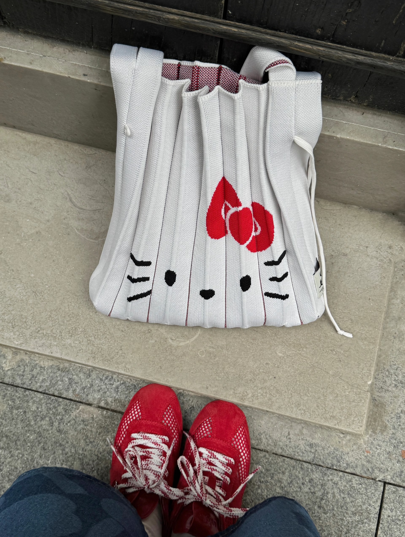 【 5/1收單 】JOSEPH AND STACEY 針織百褶包M號 - Hello Kitty 聯名限定版