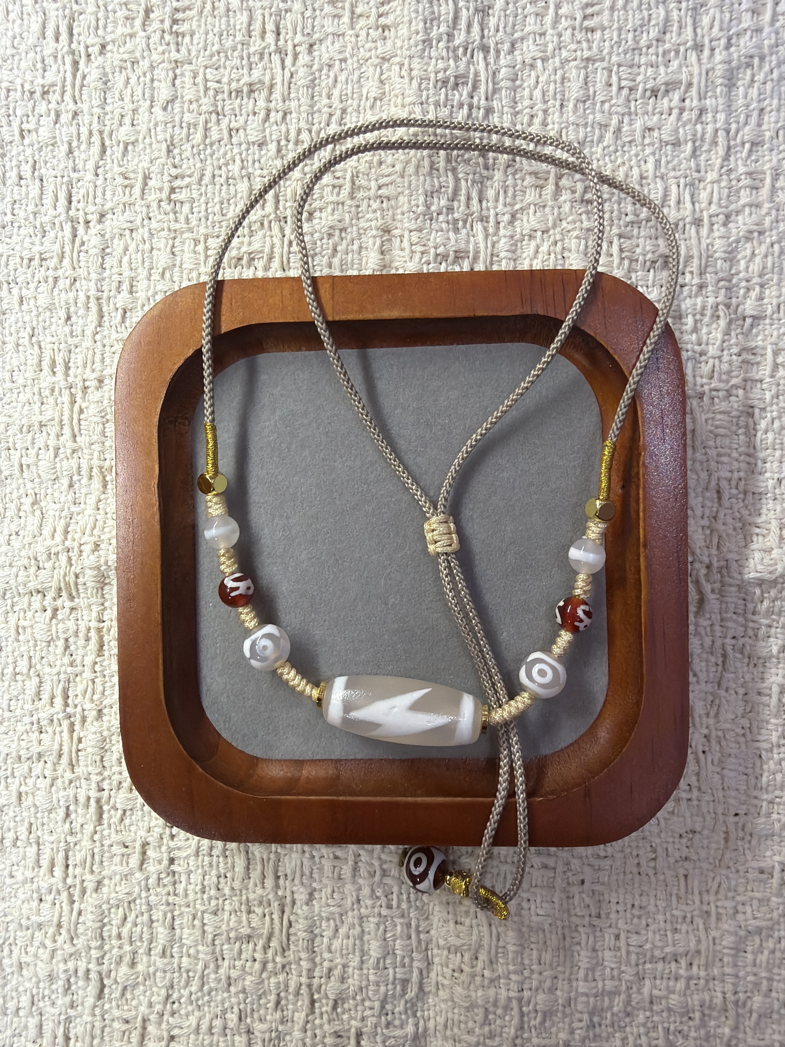 SK50 雪域白閃電五眼項鏈 (D58)