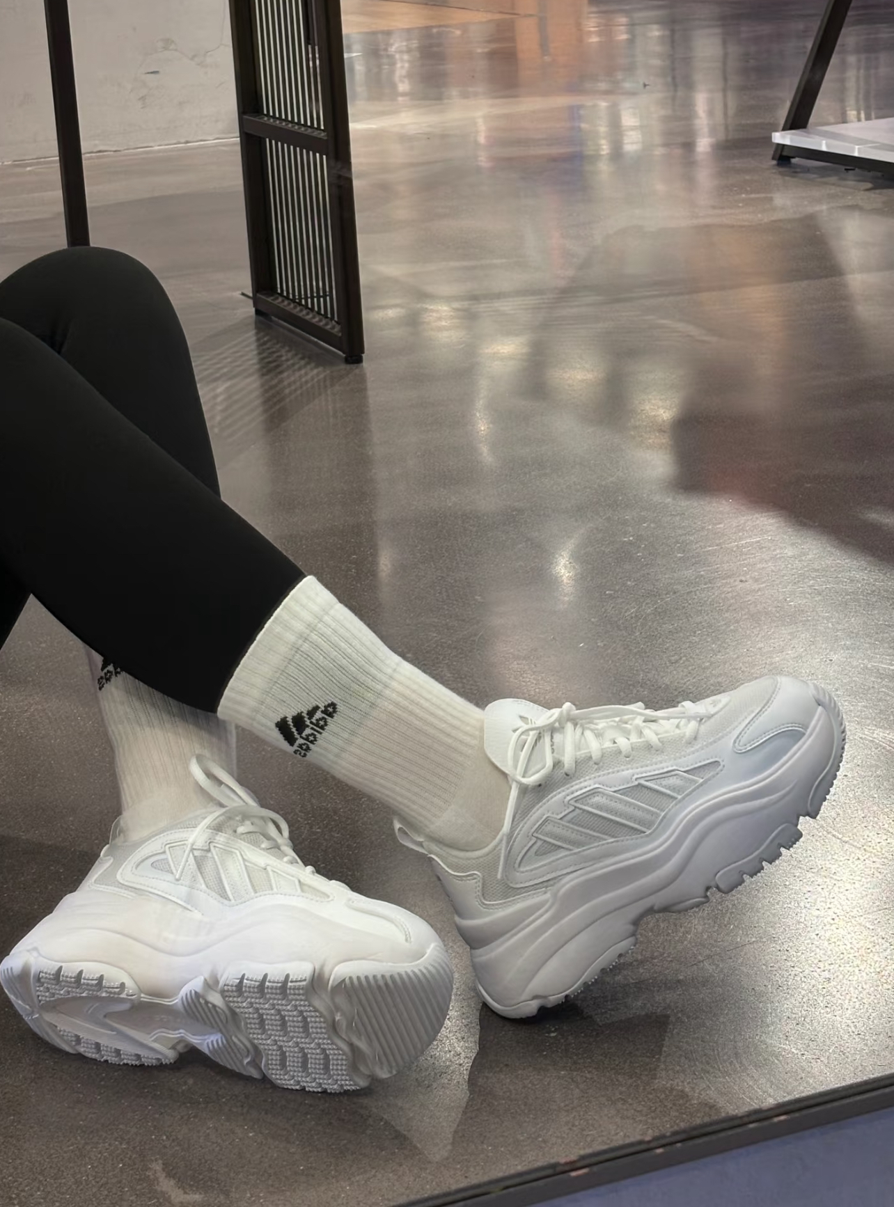代購-Adidas Originals OZGAIA 老爹鞋 白色 IG6047