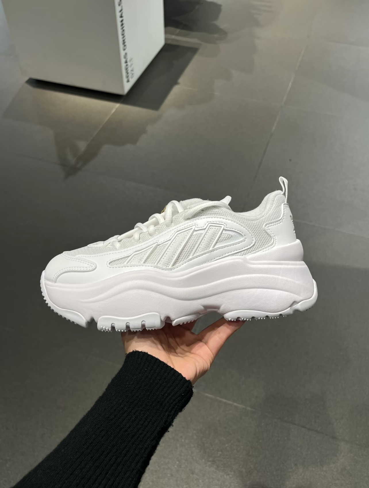 代購-Adidas Originals OZGAIA 老爹鞋 白色 IG6047