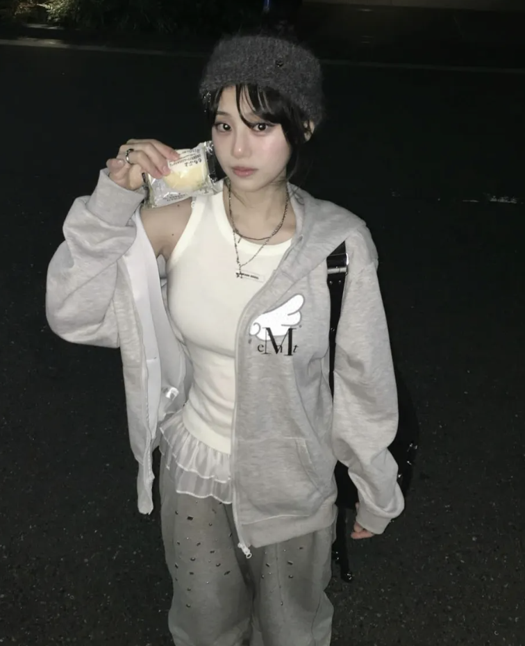韓國🇰🇷連線 MUCENT 天使翅膀拉鍊連帽衫 寬鬆 連帽衫 帽T 外套 連帽外套 黑色 灰色 (任買兩件711免運)/預購