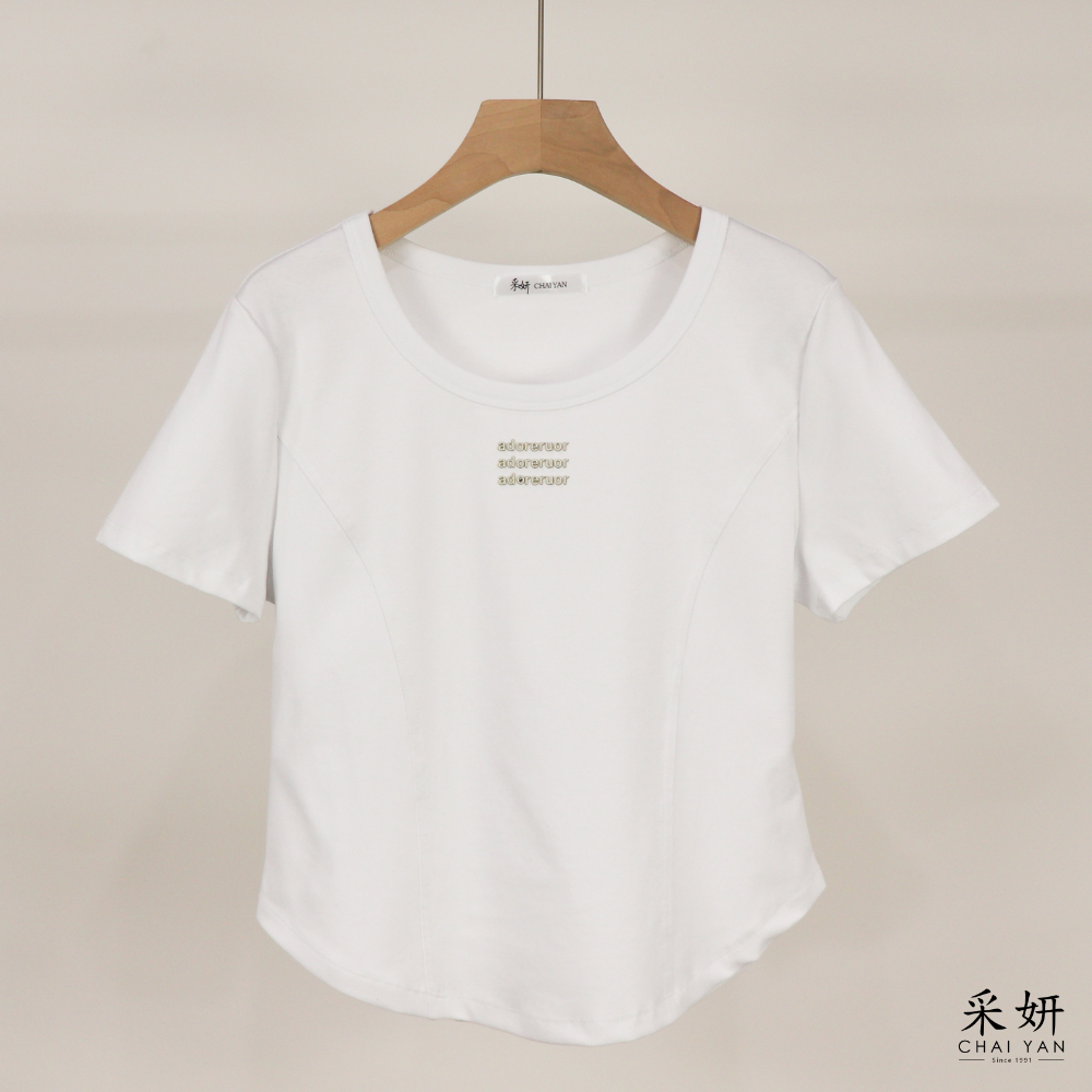 立體字母修身短袖上衣