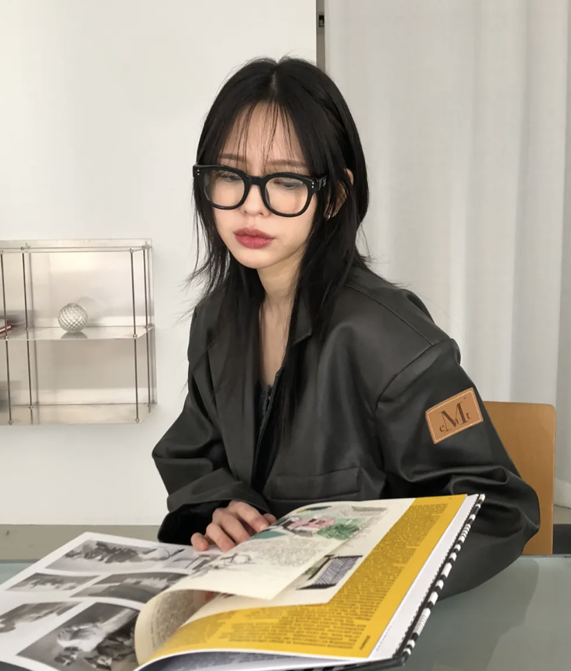 韓國🇰🇷連線 MUCENT 男女可用!! 品牌Logo無度數黑框眼鏡 素顏眼鏡 眼鏡 黑框眼鏡 情侶款 2款(任買兩件711免運)/預購