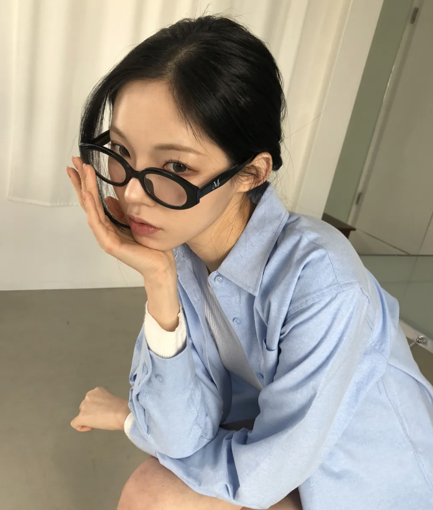 韓國🇰🇷連線 MUCENT 男女可用!! 品牌Logo無度數黑框眼鏡 素顏眼鏡 眼鏡 黑框眼鏡 情侶款 2款(任買兩件711免運)/預購