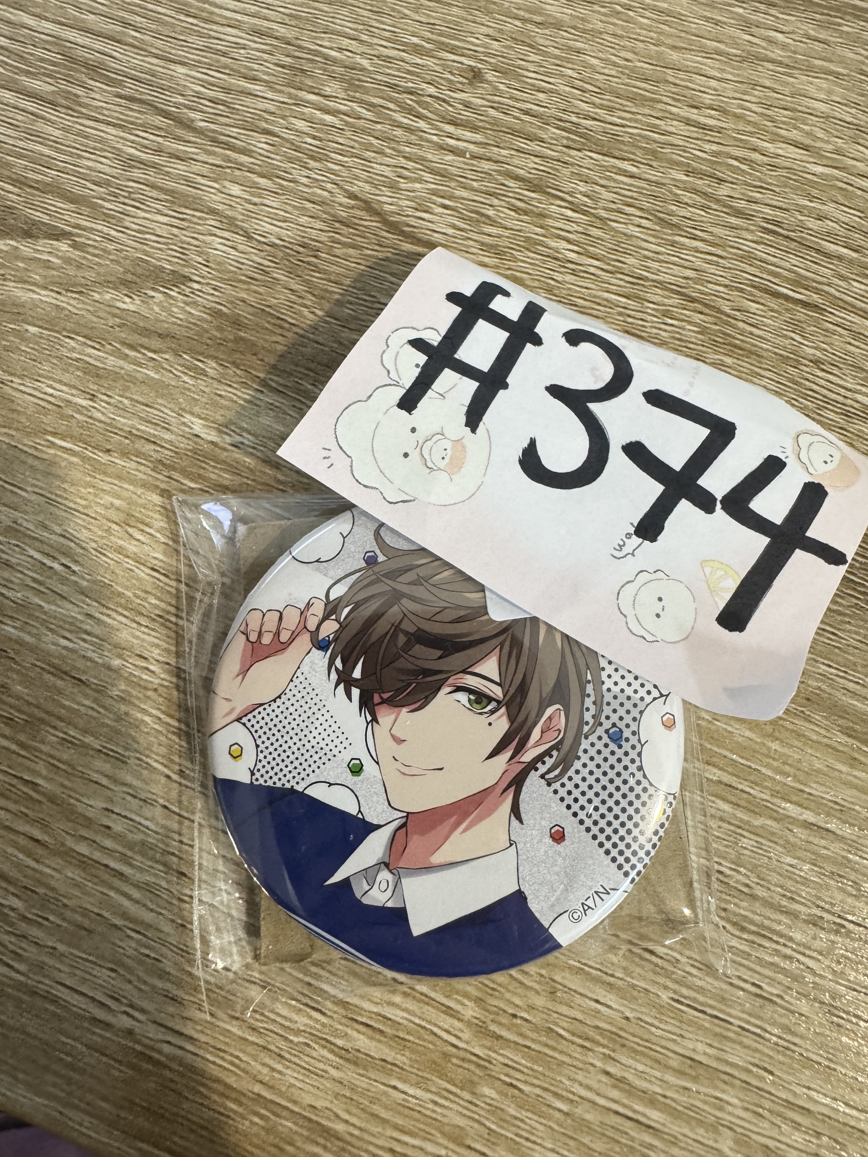 彩虹社  OLIVER 襟章#374