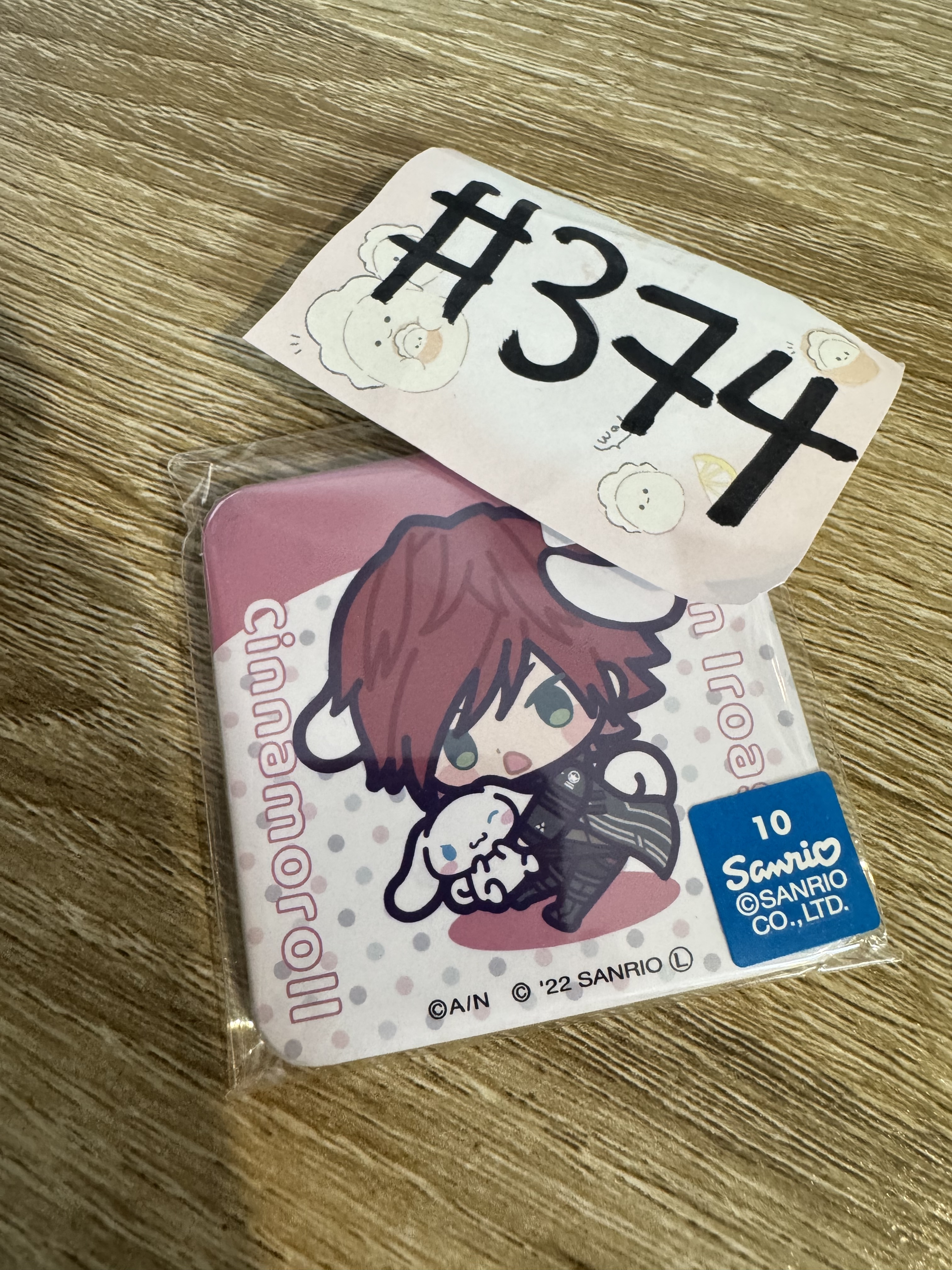 彩虹社  LAUREN 襟章#374