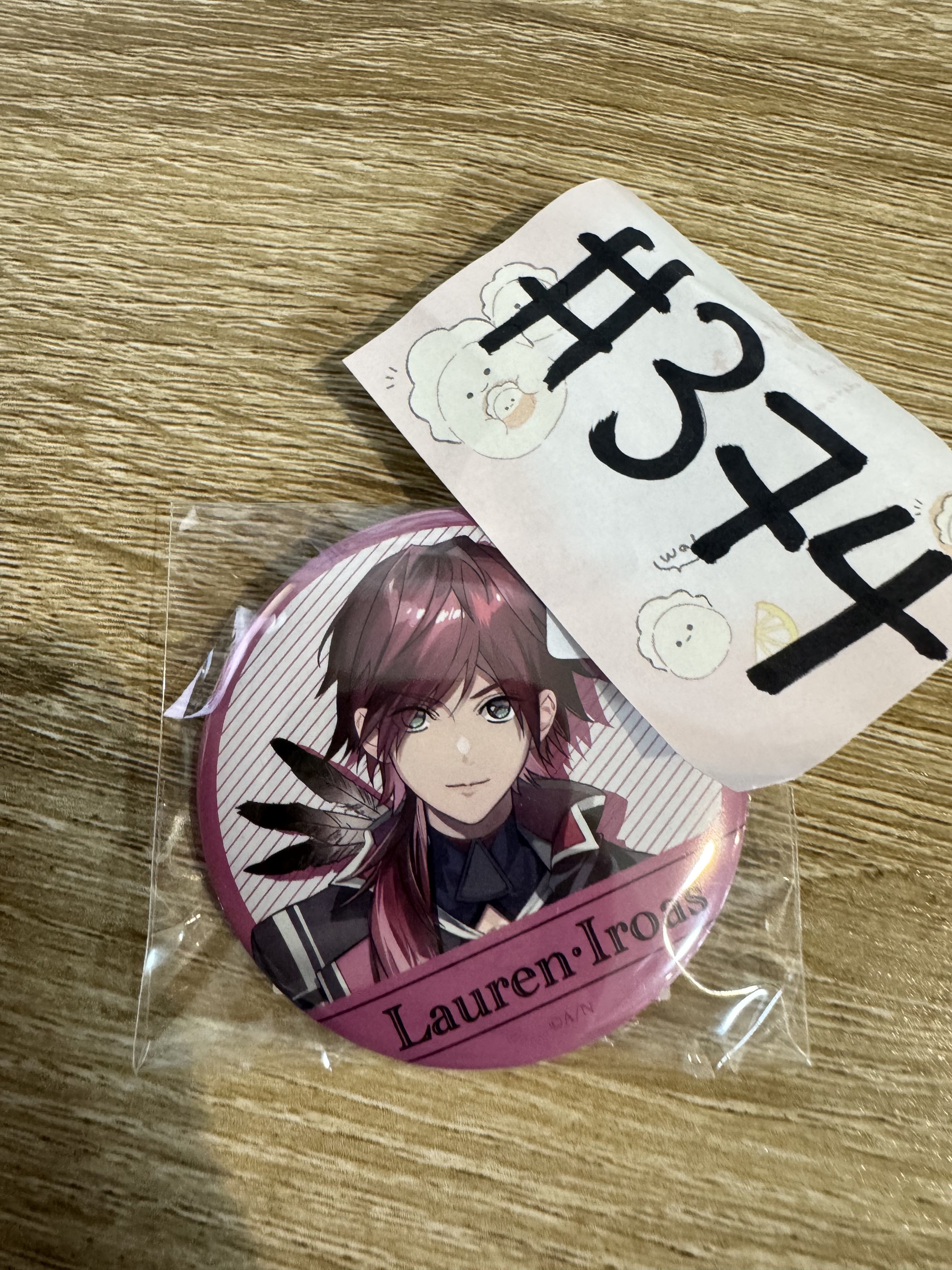 彩虹社  LAUREN 襟章#374