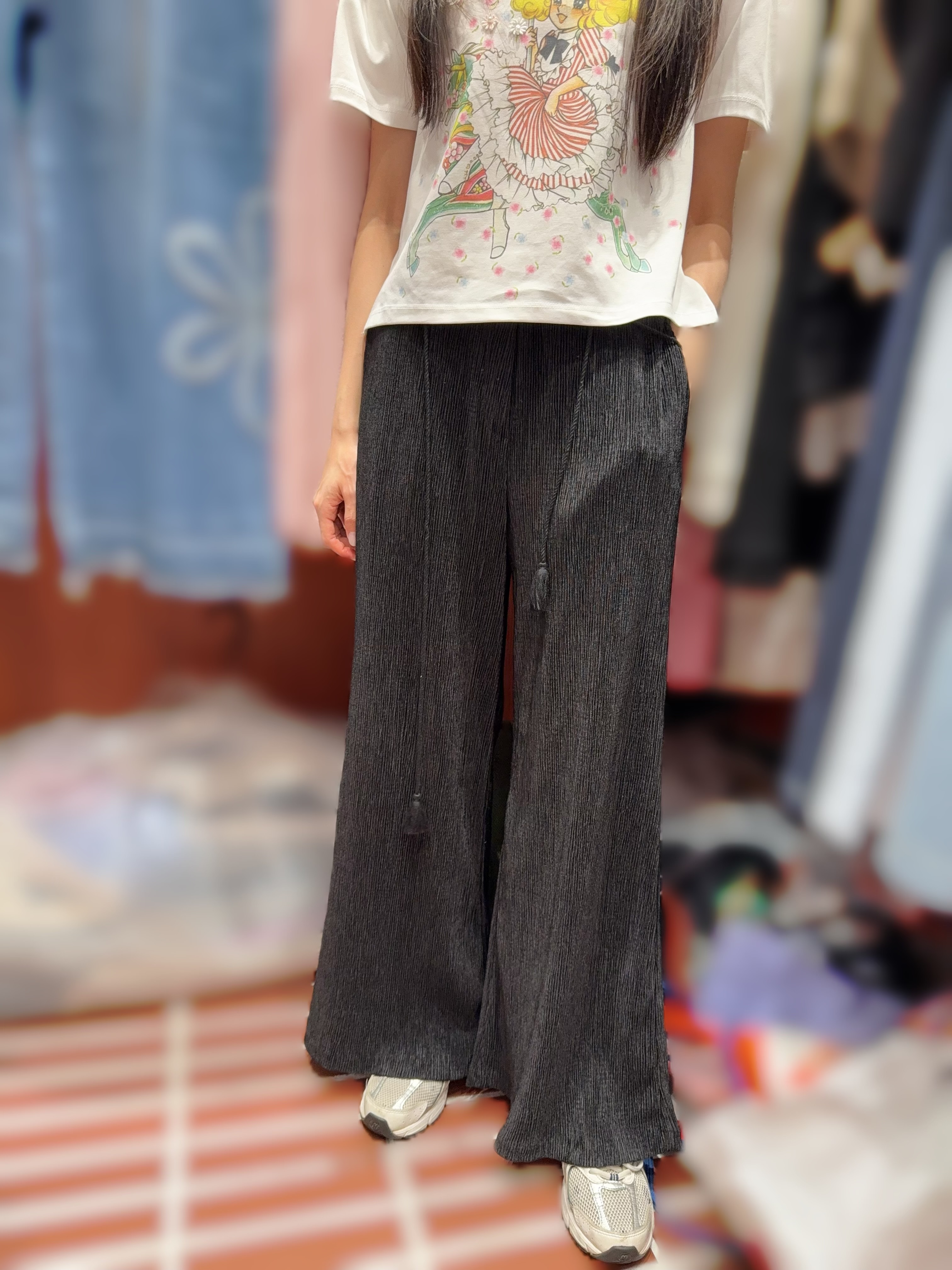 IL24  橡根褲 腰25 -56  HIP 46-66   長39   $449 (一口價)