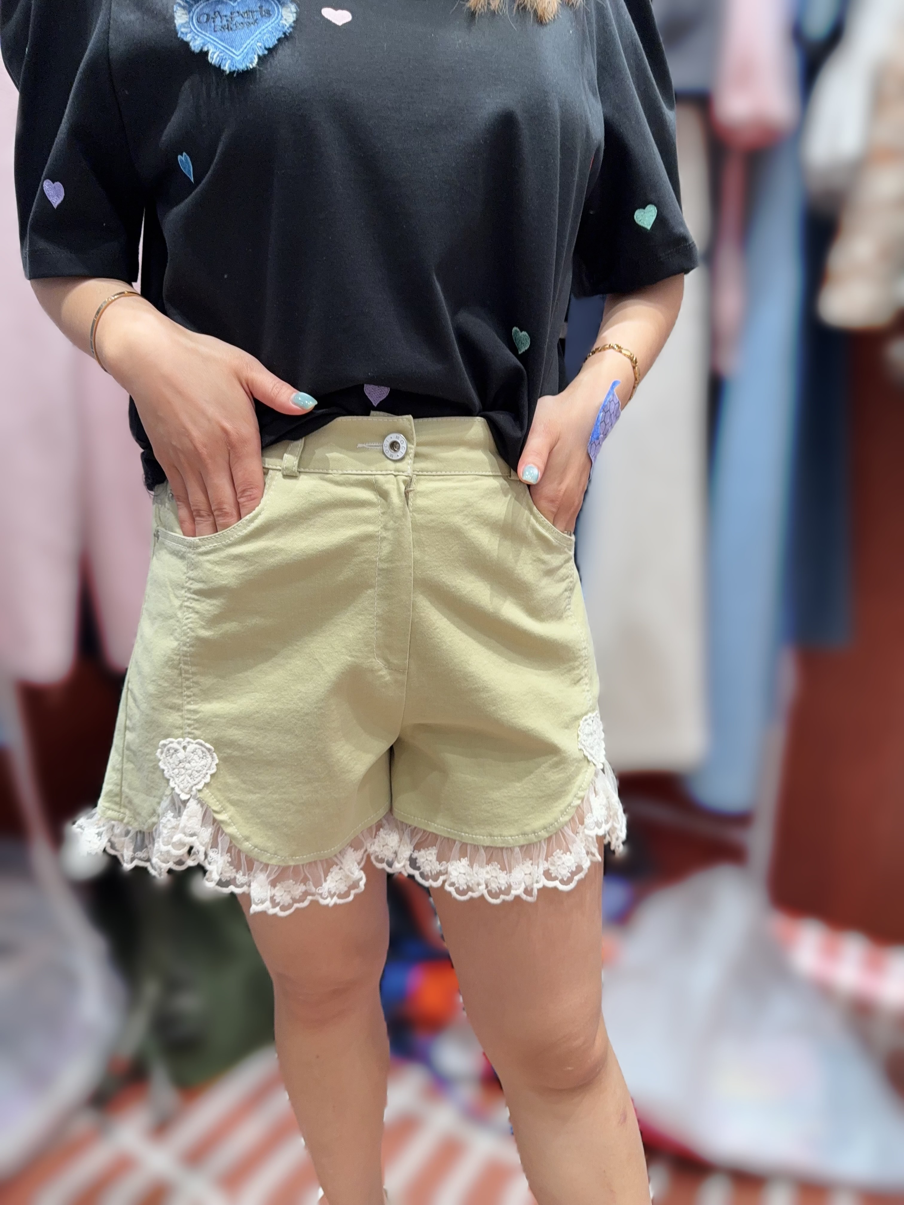 IL45  心心短褲   S:腰26 -30   HIP39-41     長14.5     /M:腰 27 .5  -31.5  HIP 40.5 -42.5 長14.5    /L:腰29-33     HIP42 -44  長 14.5  $499 (一口價)