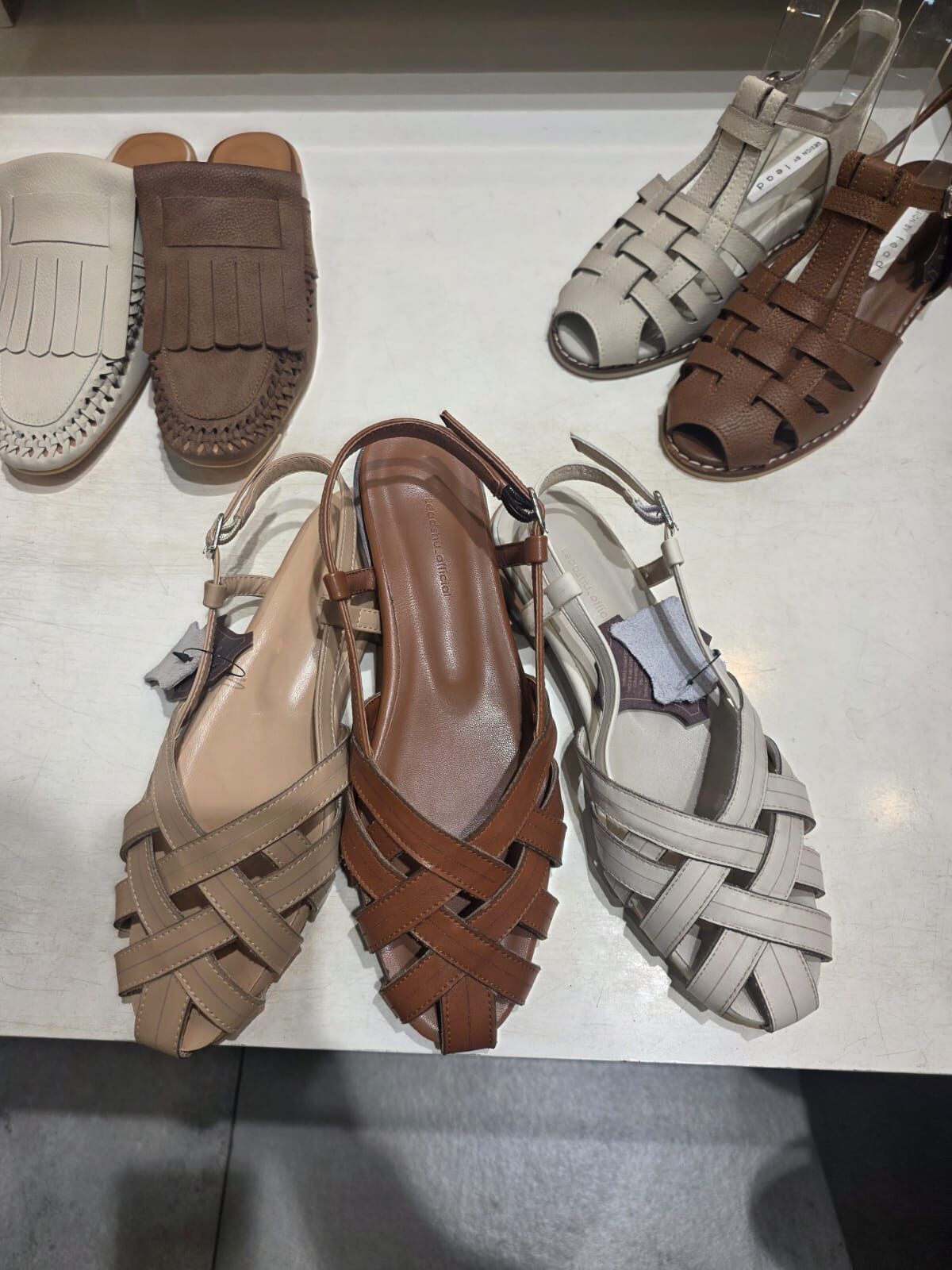 SH6111 真皮編織平底涼鞋 *買大一碼*