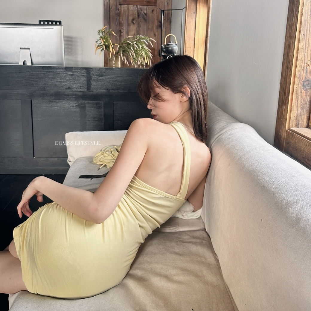 【甜辣心動】DOMISS不規則單肩設計帶胸墊洋裝 背心裙 洋裝-2色(現+預)