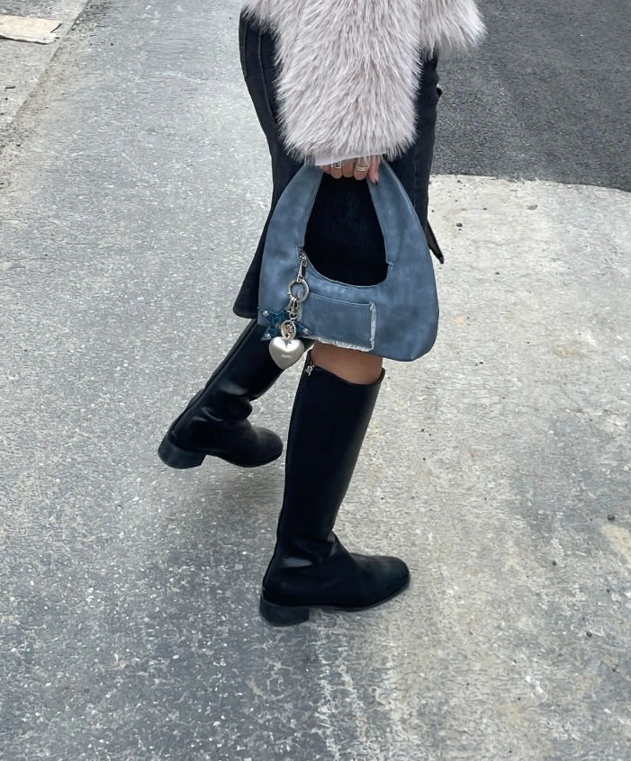 （預購）hieta Baby Tina 口袋鉚釘肩背包