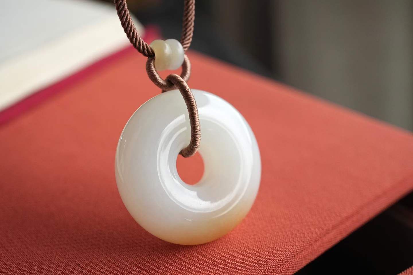 414448 和田玉老礦糖白平安扣掛件 (29.8mm直徑)