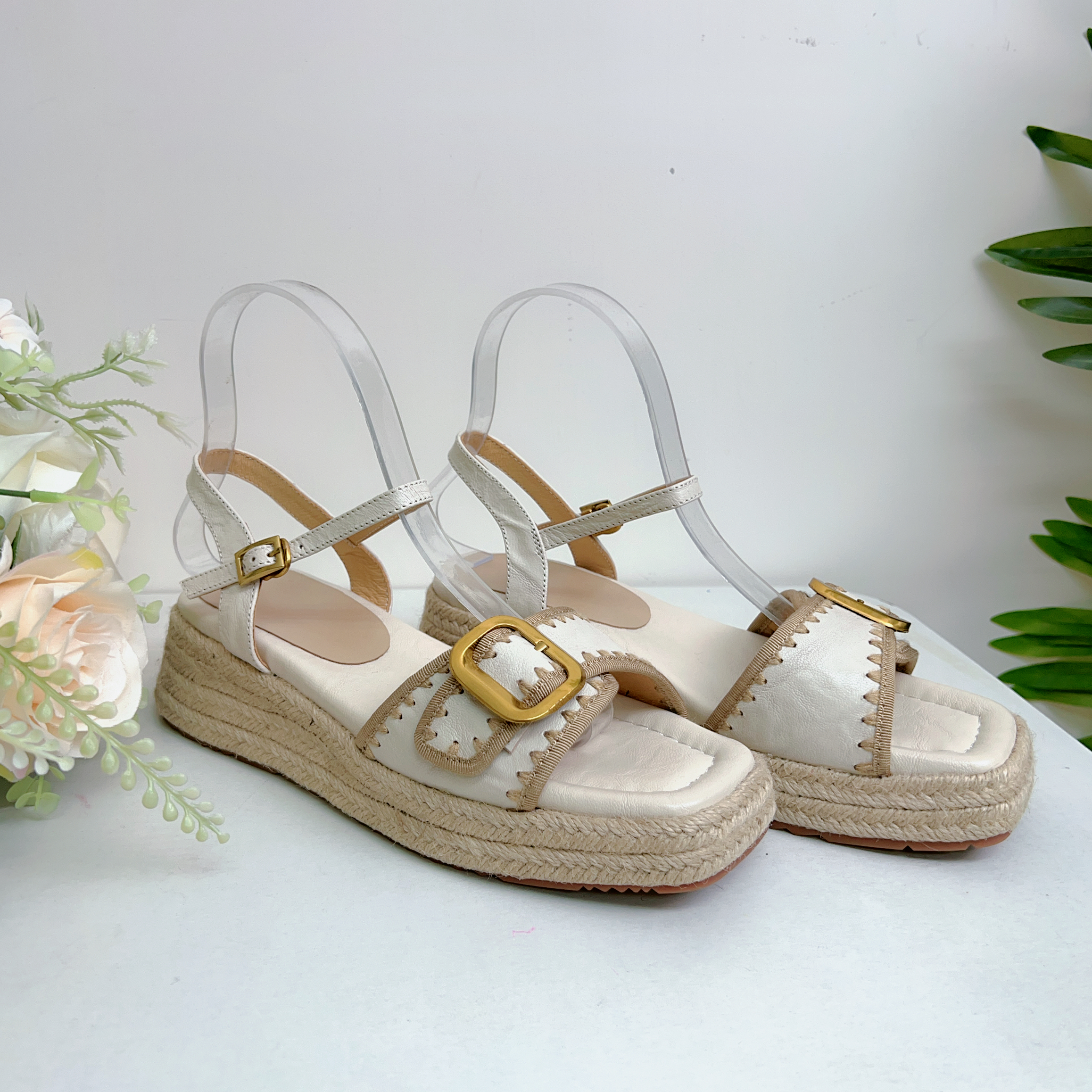 高質牛皮休閒涼鞋(正常碼35-40 )(前踭1吋/後踭2吋) #1671 #2804