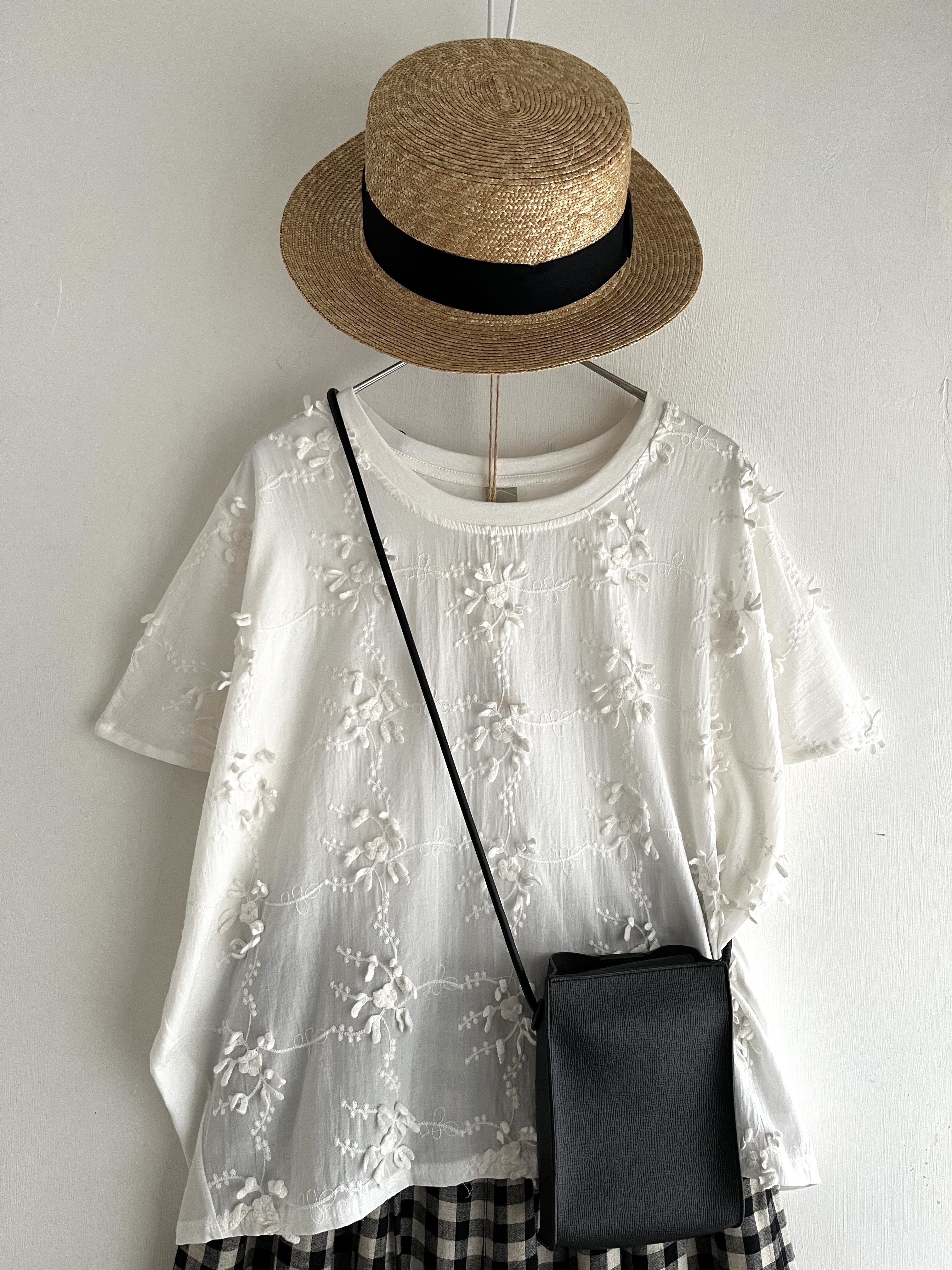 Little Market白色拼布刺繡立體花top