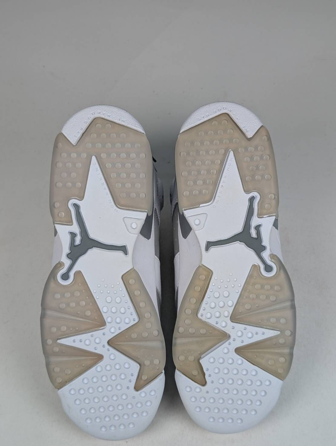 微瑕疵-左右腳鞋面色差中底鞋底泛黃 384665-100 5Y Air Jordan 6 “ Cool Grey ” GS 酷灰 女款
