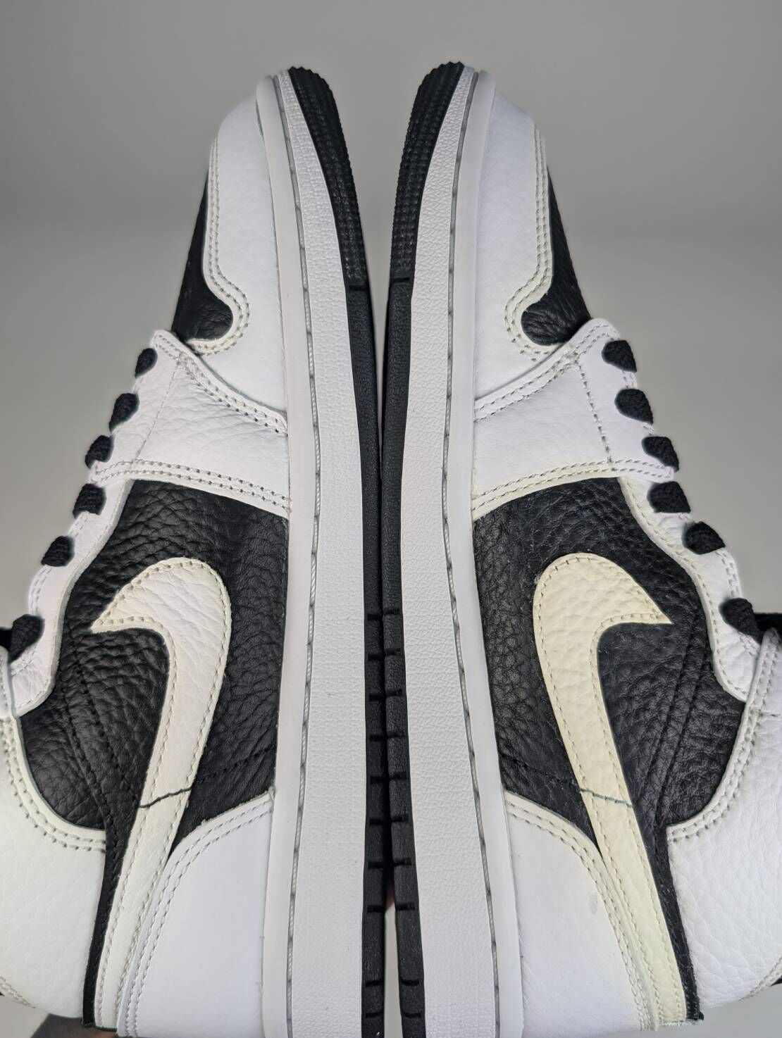 微瑕疵-左右腳內外側泛黃右腳內側破皮 DR0501-101 W7 Air Jordan 1 Mid SE "Homage" Split W 陰陽熊貓 黑白 女鞋 男女段