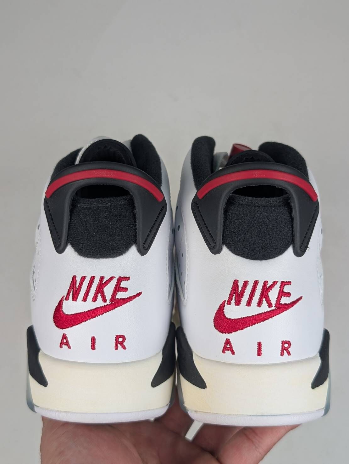 微瑕疵-左右腳中底泛黃 384665-106 4.5Y Jordan 6 Retro Carmine 2021 (GS)