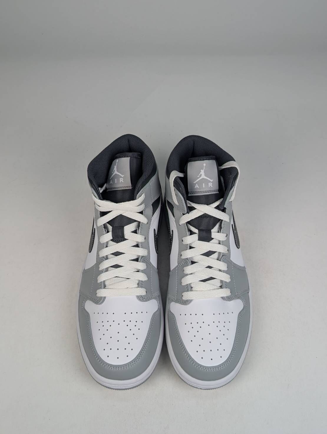 微瑕疵-左右腳中底上方泛黃 554724-078 M8.5 Air Jordan 1 Mid '' Light Smoke Grey '' 煙灰黑 小Dior 男鞋