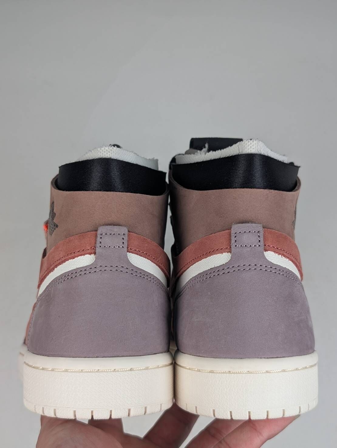 微瑕疵-左右腳鞋面色差 CT0979-602 M7 Air Jordan 1 Zoom Comfort “Canyon Rust” 髒粉 麂皮 女鞋