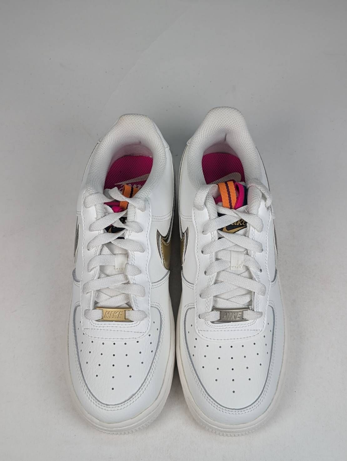 微瑕疵-左右腳中底鞋底泛黃 DH9595-001 6Y Nike Air Force 1 1s Double Up On The Pull Tabs Swooshes 雙層勾勾 米白 金 女款