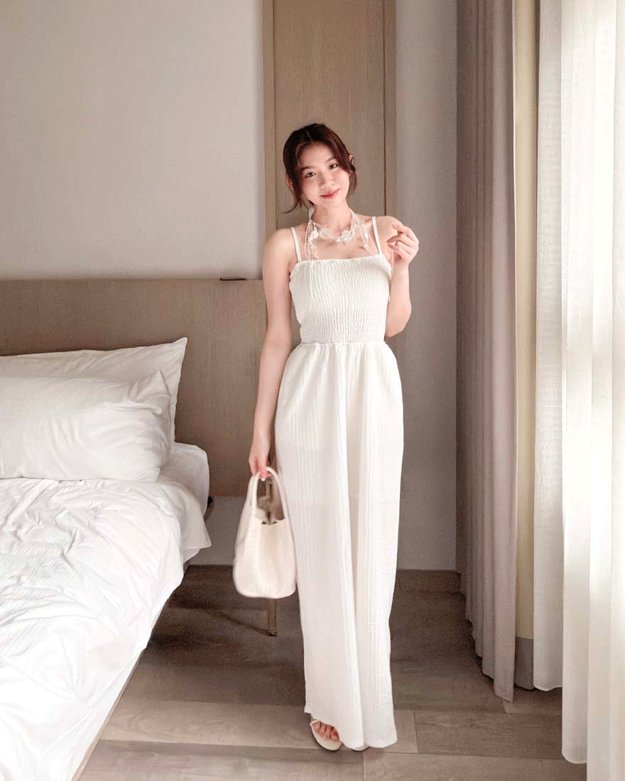 LINA LINA沁涼美學純色立體壓紋細肩帶連身褲-奶白