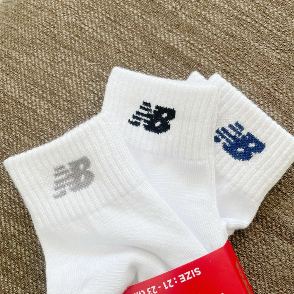 NEW BALANCE 全白 三色LOGO 中筒襪 三雙一組
