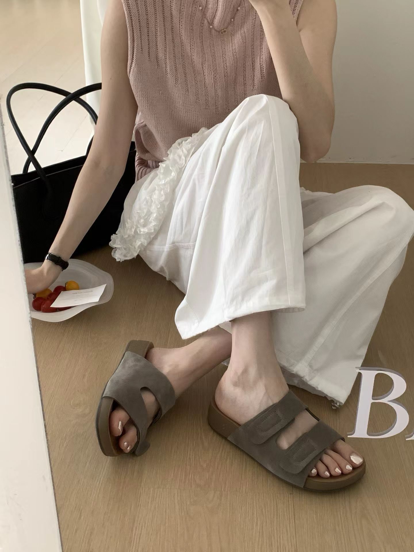 魔鬼氈粗帶二字真皮涼鞋