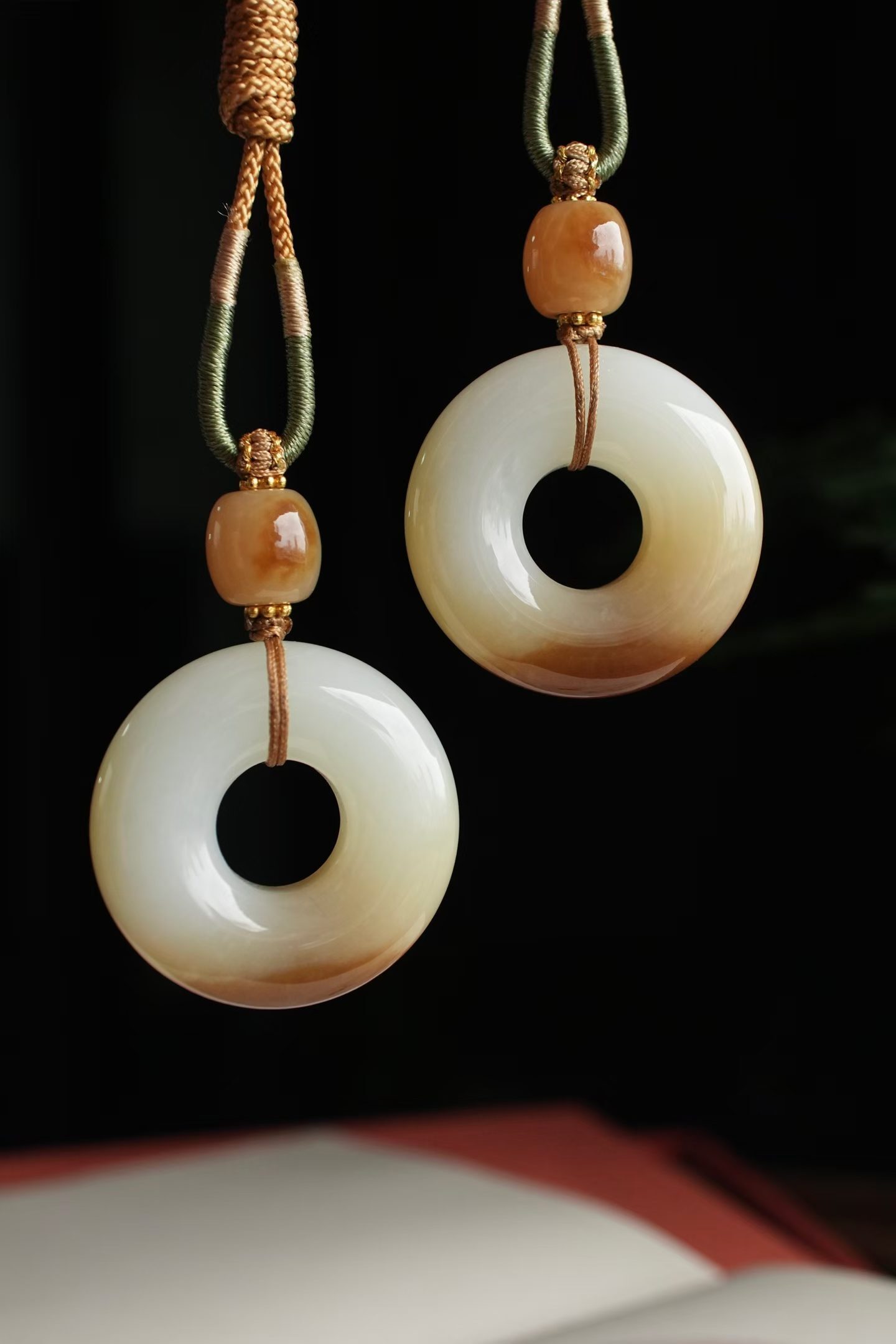 414452 和田玉老礦糖白平安扣掛件 (35.5mm直徑)