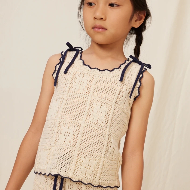 Bebe Organic 波西米亞風鏤空針織撞色蝴蝶結無袖上衣 Elina Top - SS26 Natural Lace Kit