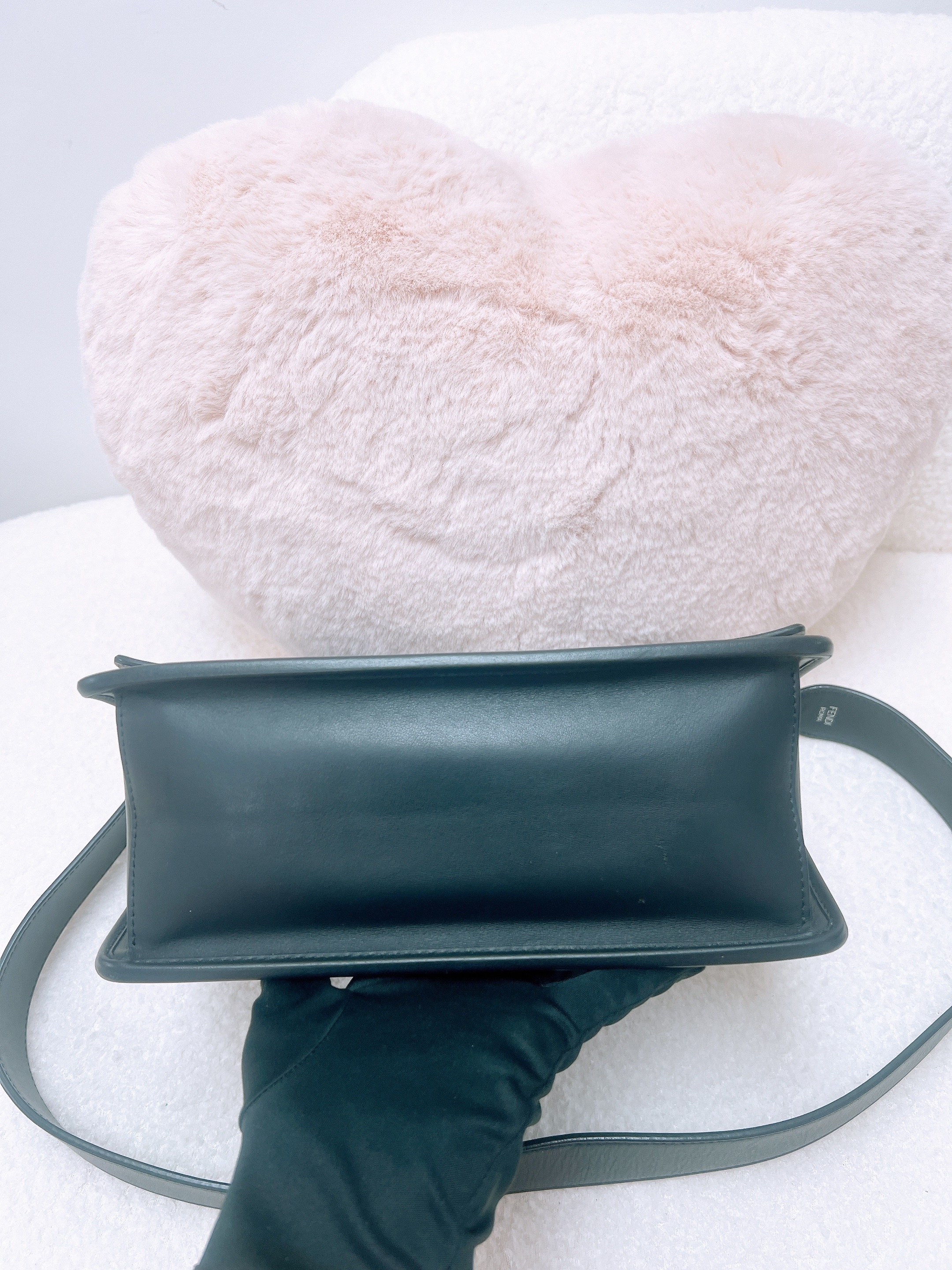 Fendi Kan I flap bag black