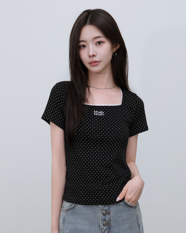 【3.5截單！限時優惠預訂】韓國MUAH MUAH SQUARE NECK DOT HALF SLEEVE（2色）