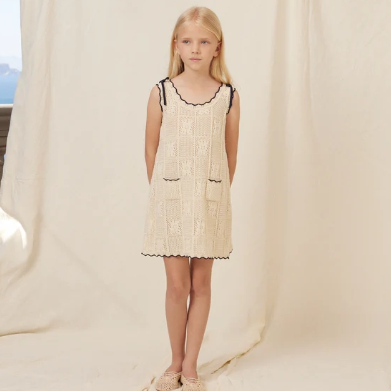 Bebe Organic 波西米亞風鏤空針織撞色蝴蝶結無袖洋裝 Elina Dress - SS26 Natural Lace Kit