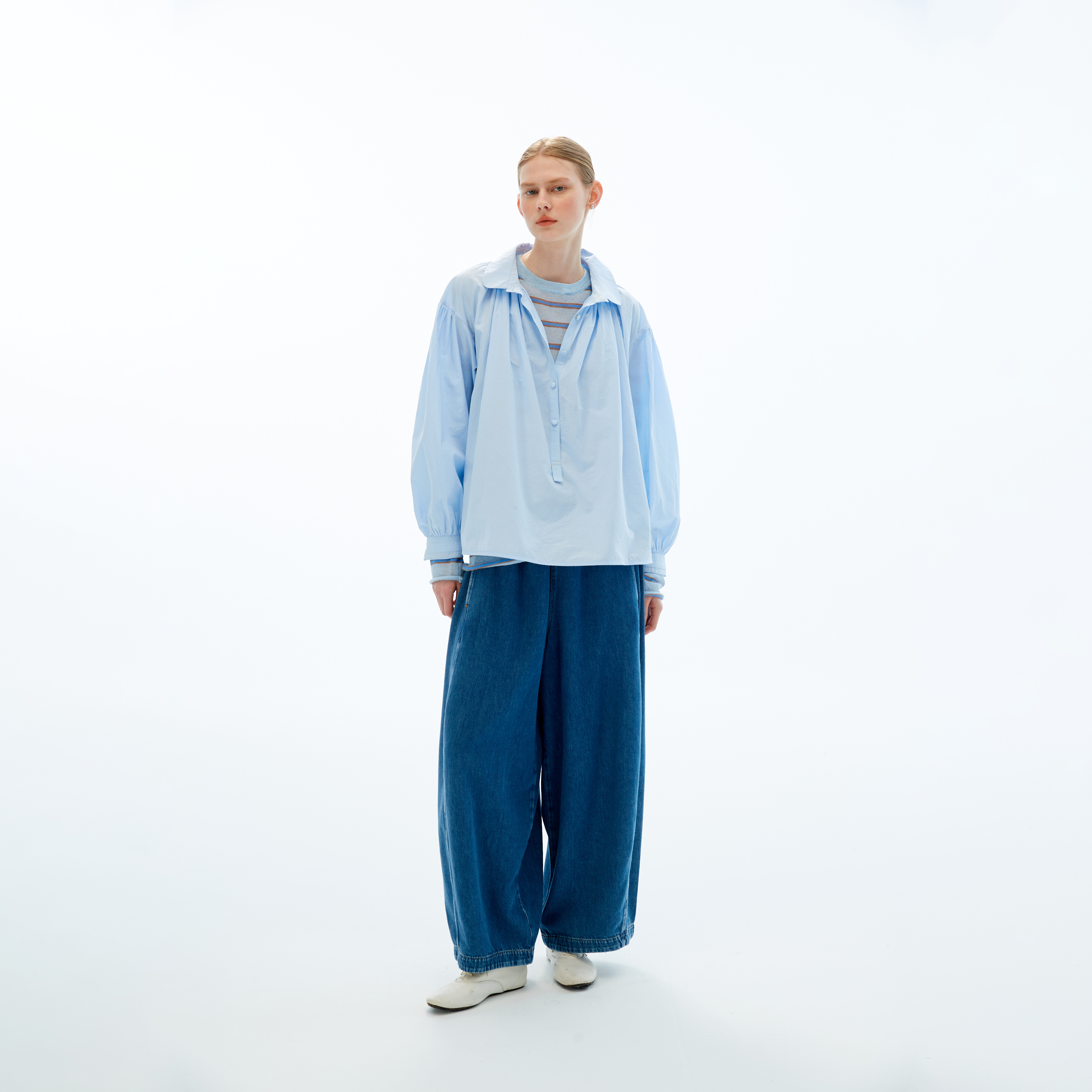 10 MOOn 輕霧藍澎澎袖襯衫