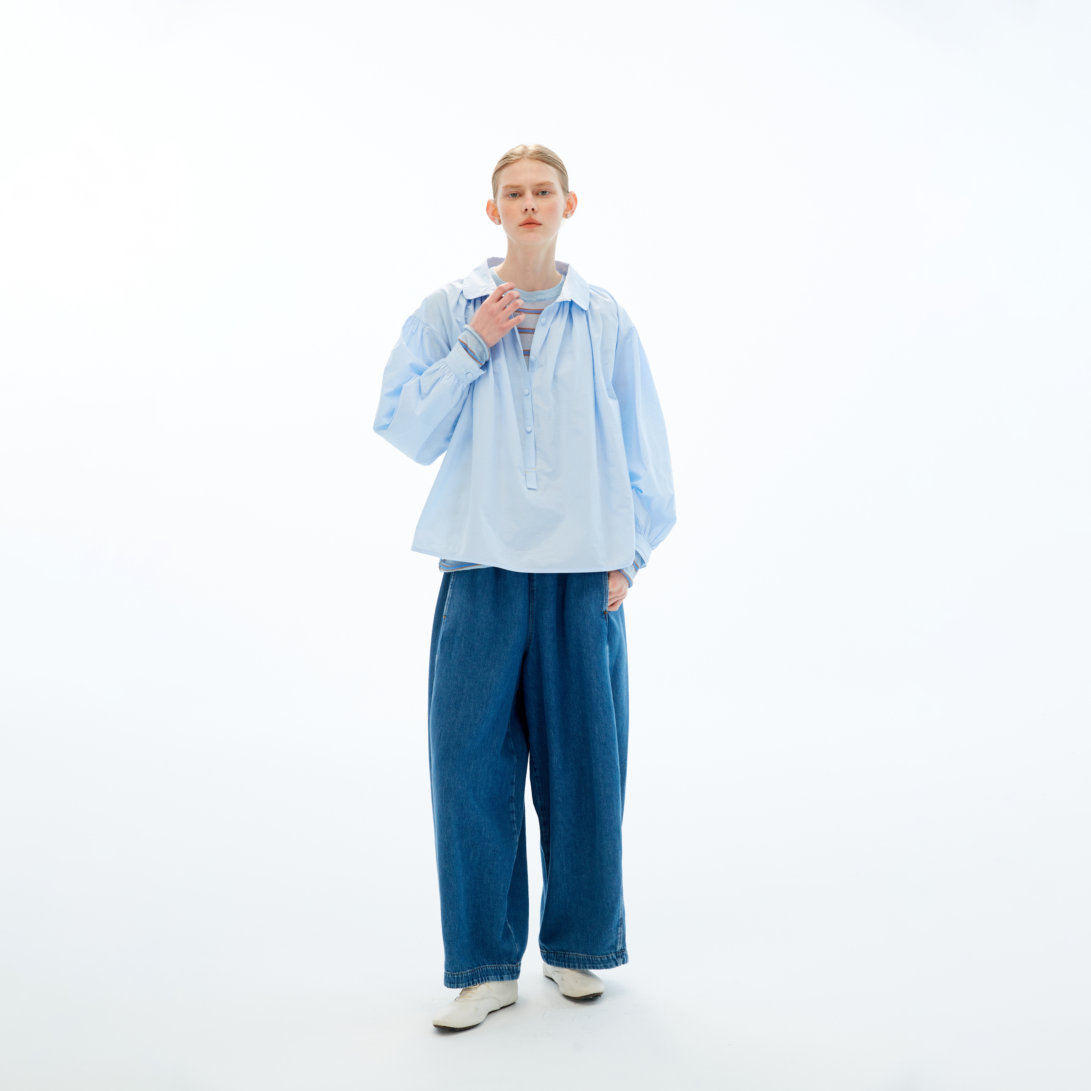 10 MOOn 輕霧藍澎澎袖襯衫