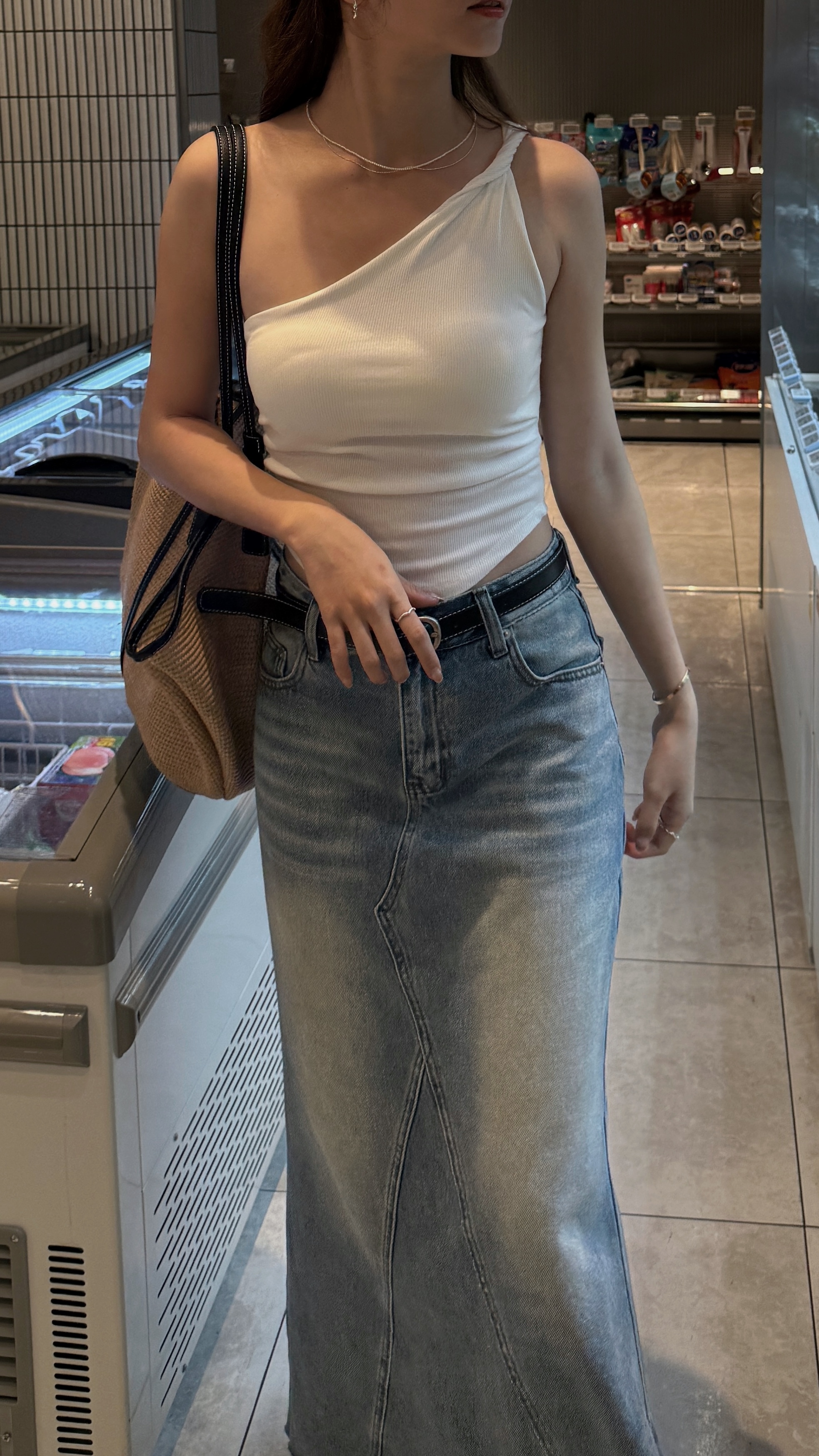 辣妹必備！！扭結單肩美背bra top（ 2 colors )