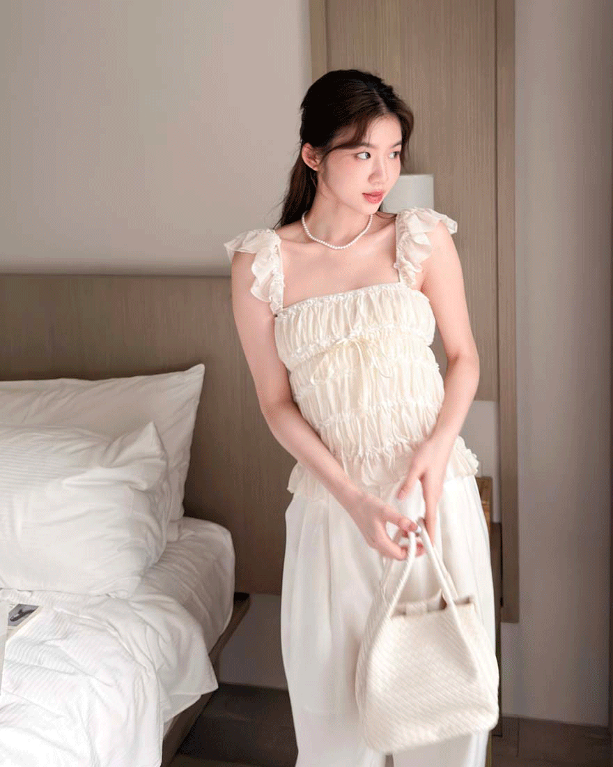 LINA LINA心動甜氛層次蕾絲滾邊抓皺蝴蝶結上衣-奶油杏