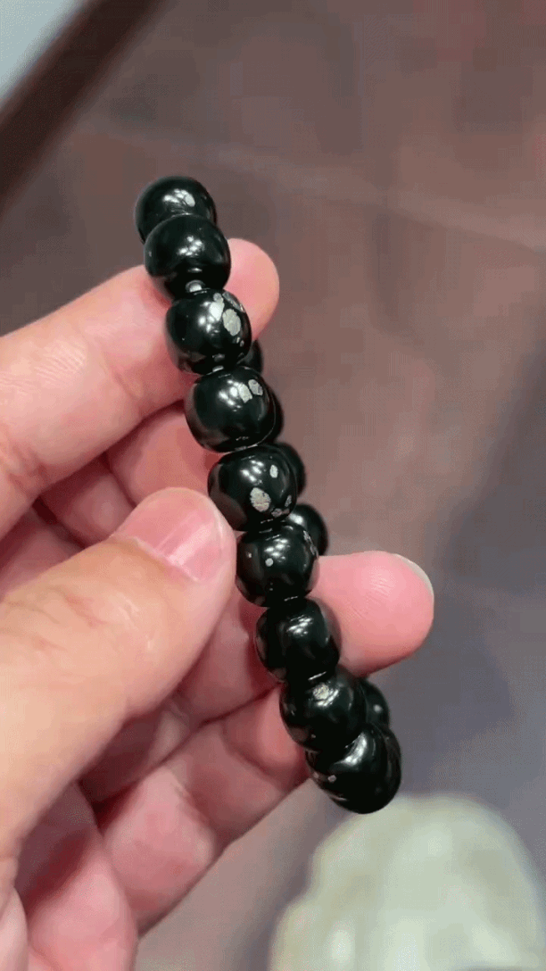 414731 和田玉手串