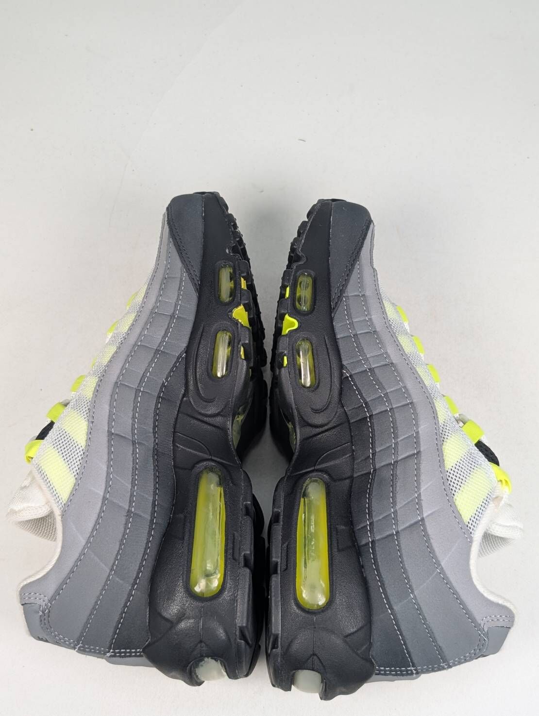微瑕疵-左右中底氧化鞋面色差左腳鞋口泛黃 CT1689-001 M6 Air Max 95 OG 'Neon' 2020