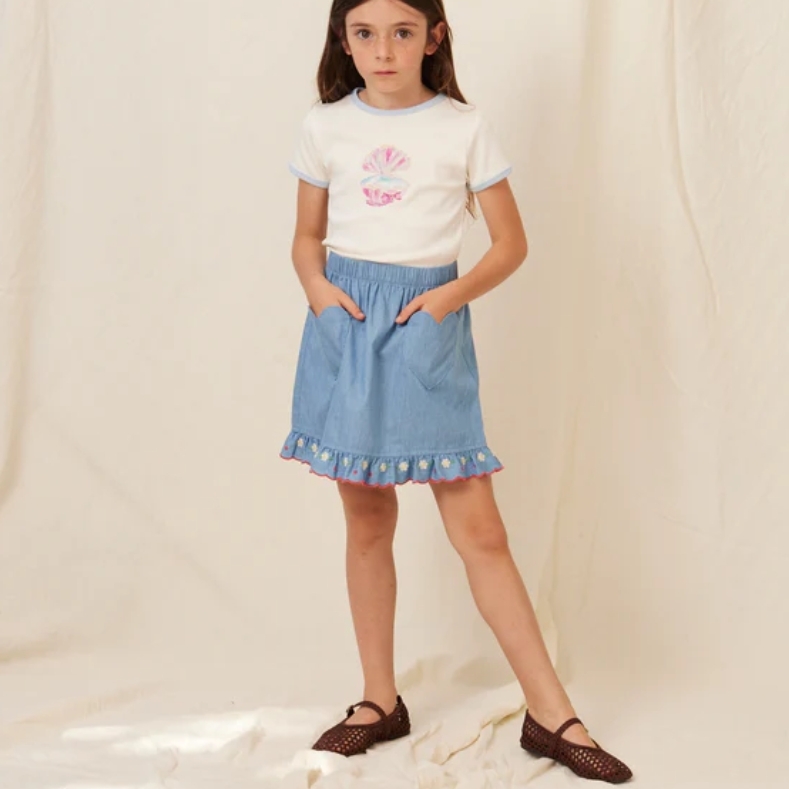 Bebe Organic 愛心雙口袋荷葉邊小花短裙 Lana Skirt - SS26 Denim