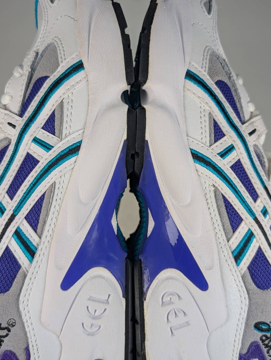 微瑕疵-左右腳微泛黃 1022A142-101 24CM ASICS TIGER GEL-KAYANO 5 OG亞瑟士凝膠燈3白藍